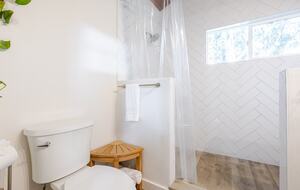 Hidden Lake House With Hot Tub & Views - Watsonville, California