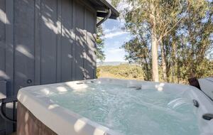 Hidden Lake House With Hot Tub & Views - Watsonville, California