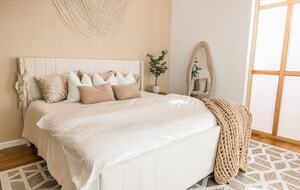 Designer 3BR Treehouse w/ Soaking Tub & Skylights - Wilton, Connecticut