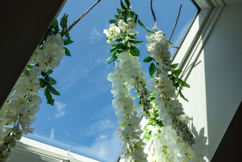 Designer 3BR Treehouse w/ Soaking Tub & Skylights - Wilton, Connecticut