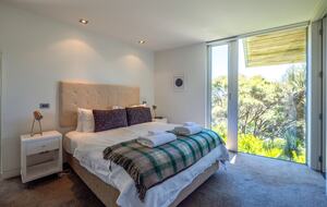 Ten Tawa - Oneroa, Waiheke Island, New Zealand