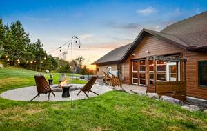 Wisconsin Hillside Lodge - Baraboo, Wisconsin