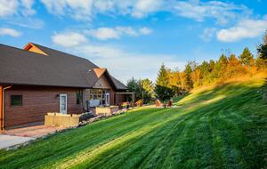 Wisconsin Hillside Lodge - Baraboo, Wisconsin