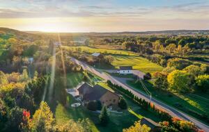 Wisconsin Hillside Lodge - Baraboo, Wisconsin