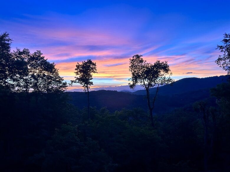 Hatley Pointe Ski Retreat with Private Theater, Hot Tub & Game Room - Mars Hill, North Carolina