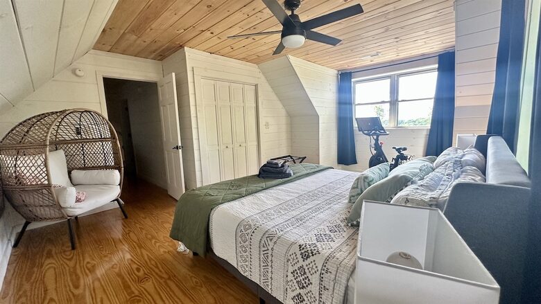 Hatley Pointe Ski Retreat with Private Theater, Hot Tub & Game Room - Mars Hill, North Carolina