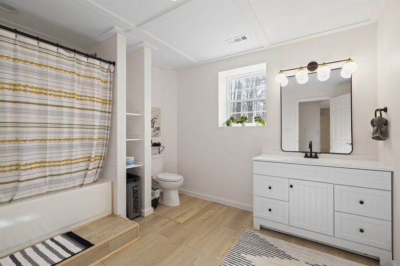 Hatley Pointe Ski Retreat with Private Theater, Hot Tub & Game Room - Mars Hill, North Carolina