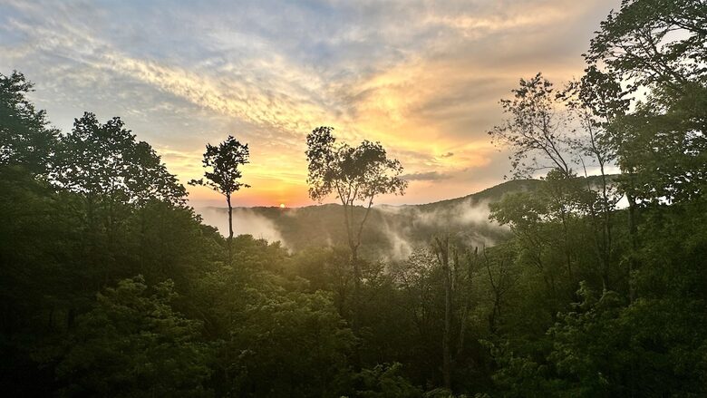 Hatley Pointe Ski Retreat with Private Theater, Hot Tub & Game Room - Mars Hill, North Carolina