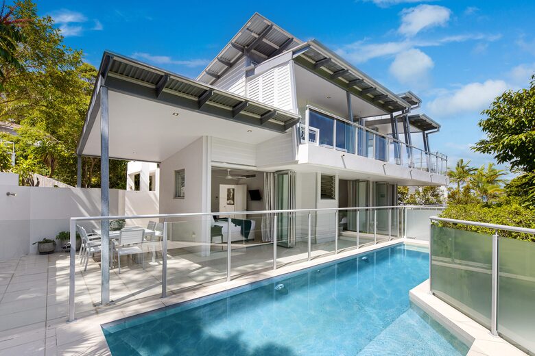 Stunning Duplex with Rooftop Terrace - Noosa, Australia