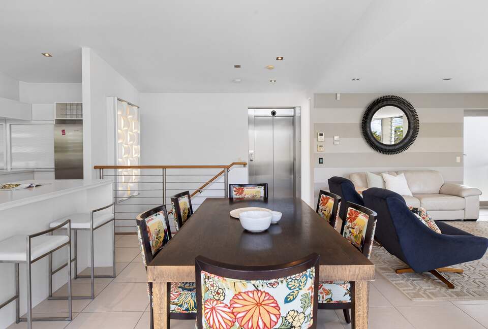 Stunning Duplex with Rooftop Terrace - Noosa, Australia