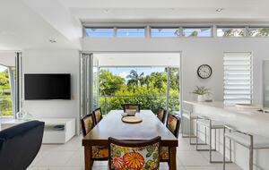 Stunning Duplex with Rooftop Terrace - Noosa, Australia