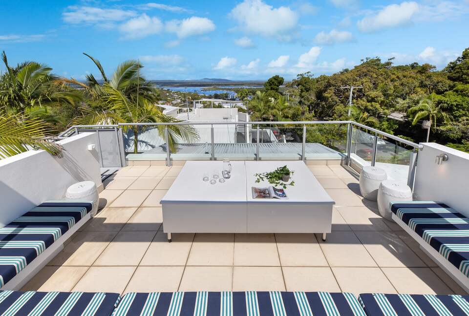 Stunning Duplex with Rooftop Terrace - Noosa, Australia