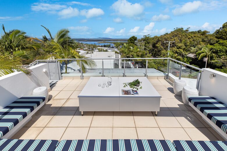 Stunning Duplex with Rooftop Terrace - Noosa, Australia