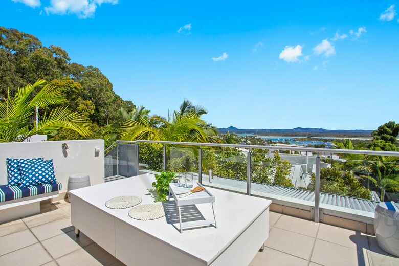 Stunning Duplex with Rooftop Terrace - Noosa, Australia