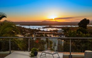 Stunning Duplex with Rooftop Terrace - Noosa, Australia