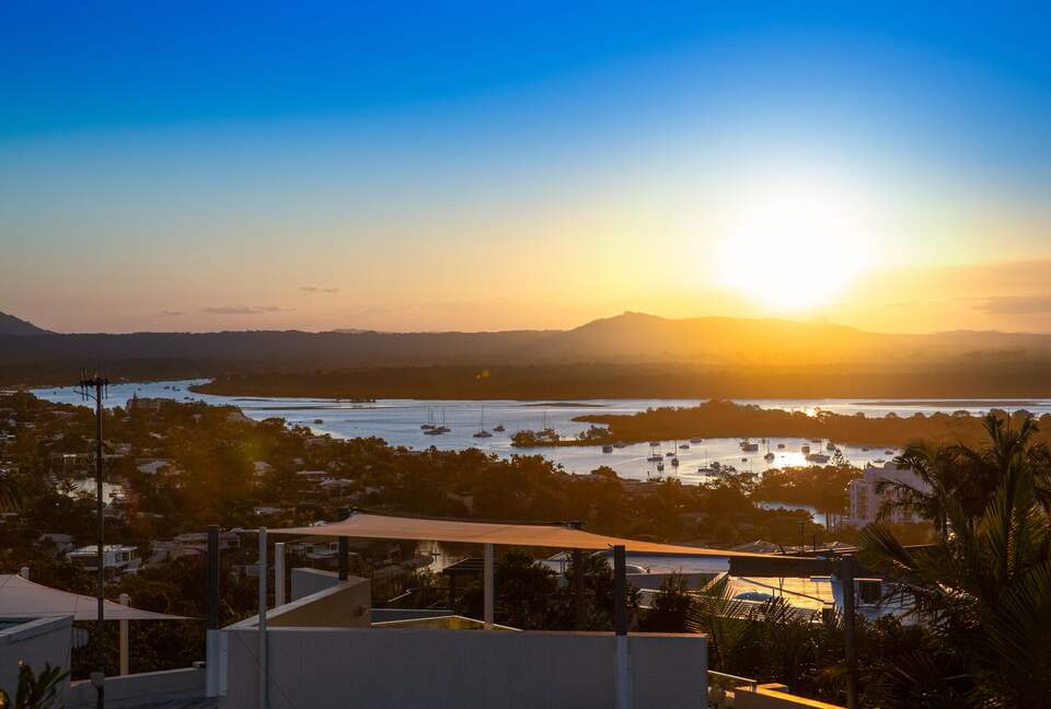 Stunning Duplex with Rooftop Terrace - Noosa, Australia