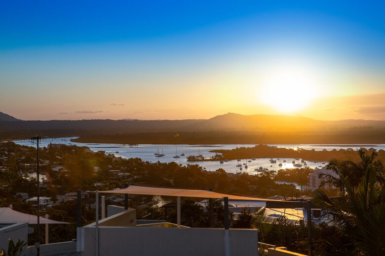 Stunning Duplex with Rooftop Terrace - Noosa, Australia