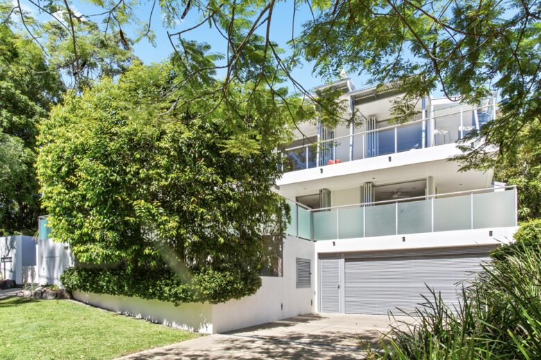 Stunning Duplex with Rooftop Terrace - Noosa, Australia