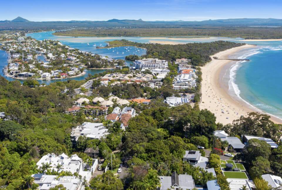 Stunning Duplex with Rooftop Terrace - Noosa, Australia