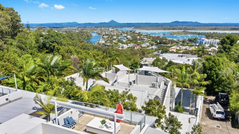 Stunning Duplex with Rooftop Terrace - Noosa, Australia