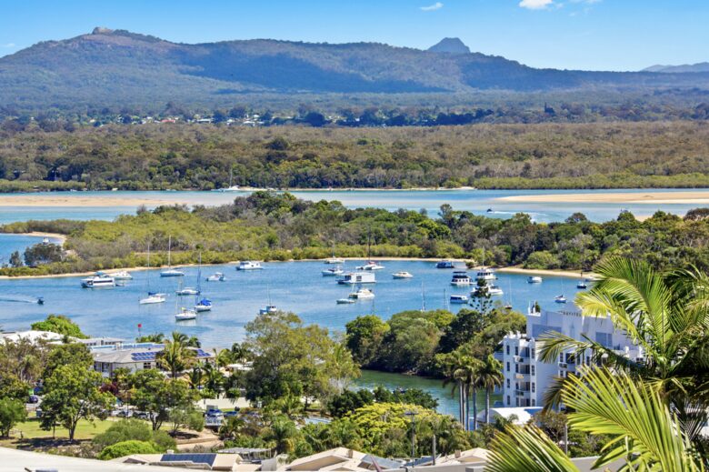 Stunning Duplex with Rooftop Terrace - Noosa, Australia
