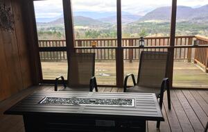 Woodstock Mountainside Retreat - Bearsville, New York