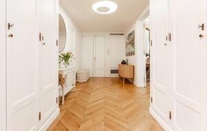 Elegant Apartment by Champs-Élysées & Arc de Triomphe - Paris, France