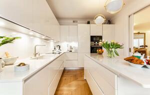 Elegant Apartment by Champs-Élysées & Arc de Triomphe - Paris, France