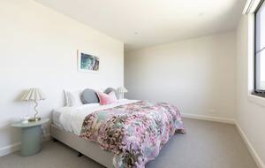 New Luxury Beach House | Huge North Facing Deck/Yard - Point Lonsdale, Australia