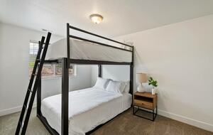 Beacon Point: Spacious Retreat with Ideal Beach Access to Bear Lake - Garden City, Utah