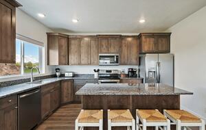 Beacon Point: Spacious Retreat with Ideal Beach Access to Bear Lake - Garden City, Utah
