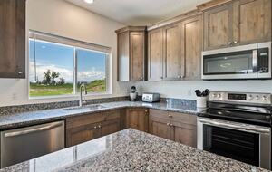 Beacon Point: Spacious Retreat with Ideal Beach Access to Bear Lake - Garden City, Utah