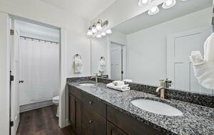 Beacon Point: Spacious Retreat with Ideal Beach Access to Bear Lake - Garden City, Utah