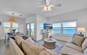 Gulf Breeze Penthouse | Beachfront Luxury in Destin - Destin, Florida