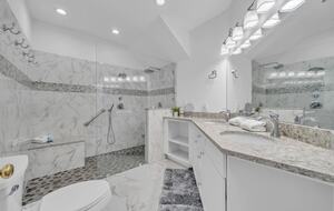 Gulf Breeze Penthouse | Beachfront Luxury in Destin - Destin, Florida