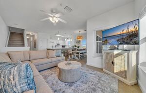 Gulf Breeze Penthouse | Beachfront Luxury in Destin - Destin, Florida