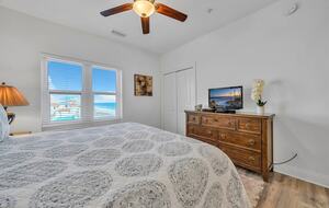 Gulf Breeze Penthouse | Beachfront Luxury in Destin - Destin, Florida