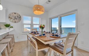 Gulf Breeze Penthouse | Beachfront Luxury in Destin - Destin, Florida