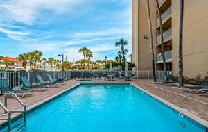 Gulf Breeze Penthouse | Beachfront Luxury in Destin - Destin, Florida