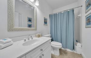 Gulf Breeze Penthouse | Beachfront Luxury in Destin - Destin, Florida