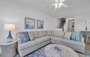 Gulf Breeze Penthouse | Beachfront Luxury in Destin - Destin, Florida