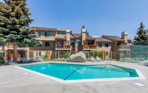 Mammoth Creek Two Bedroom | Walk To The Creek - Mammoth Lakes, California