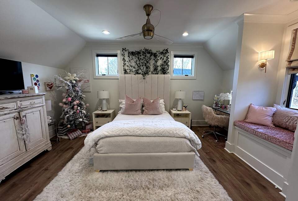 Entertaining Home with Private Lake in Oxford - Oxford, Mississippi