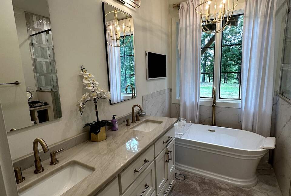 Entertaining Home with Private Lake in Oxford - Oxford, Mississippi