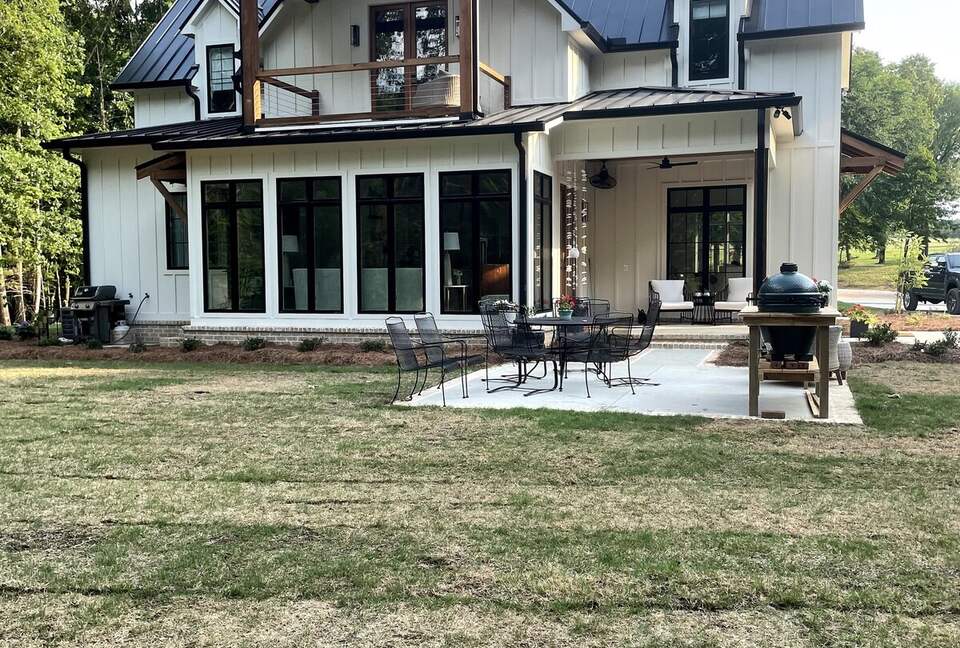 Entertaining Home with Private Lake in Oxford - Oxford, Mississippi