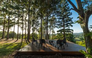 Lomani - Farrants Hill, Australia