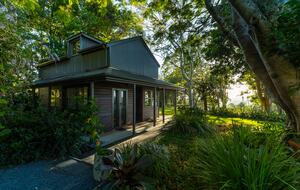 Lomani - Farrants Hill, Australia