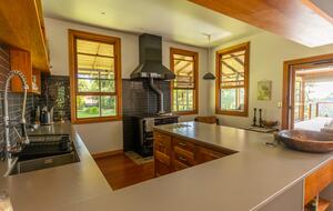 Lomani - Farrants Hill, Australia