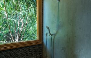 Lomani - Farrants Hill, Australia