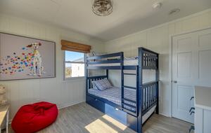 Bunk Bedroom sound side